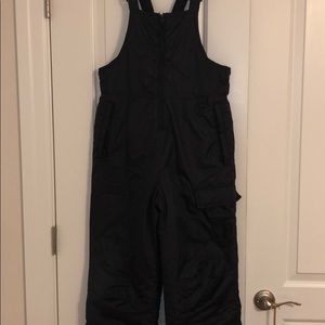 Snowboarding/skiing bib